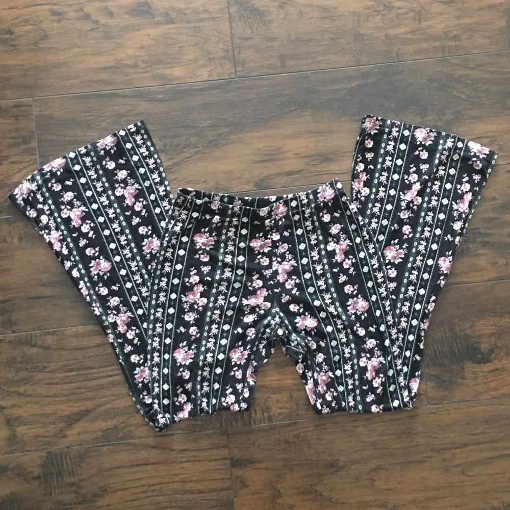 Tilly’s floral flare pants girls XL women’s XS